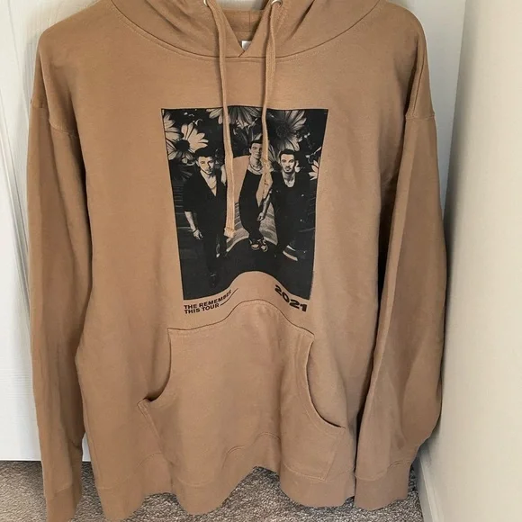 Jonas Brothers Concert Tour Sweatshirt Size Large! - Picture 2 of 6